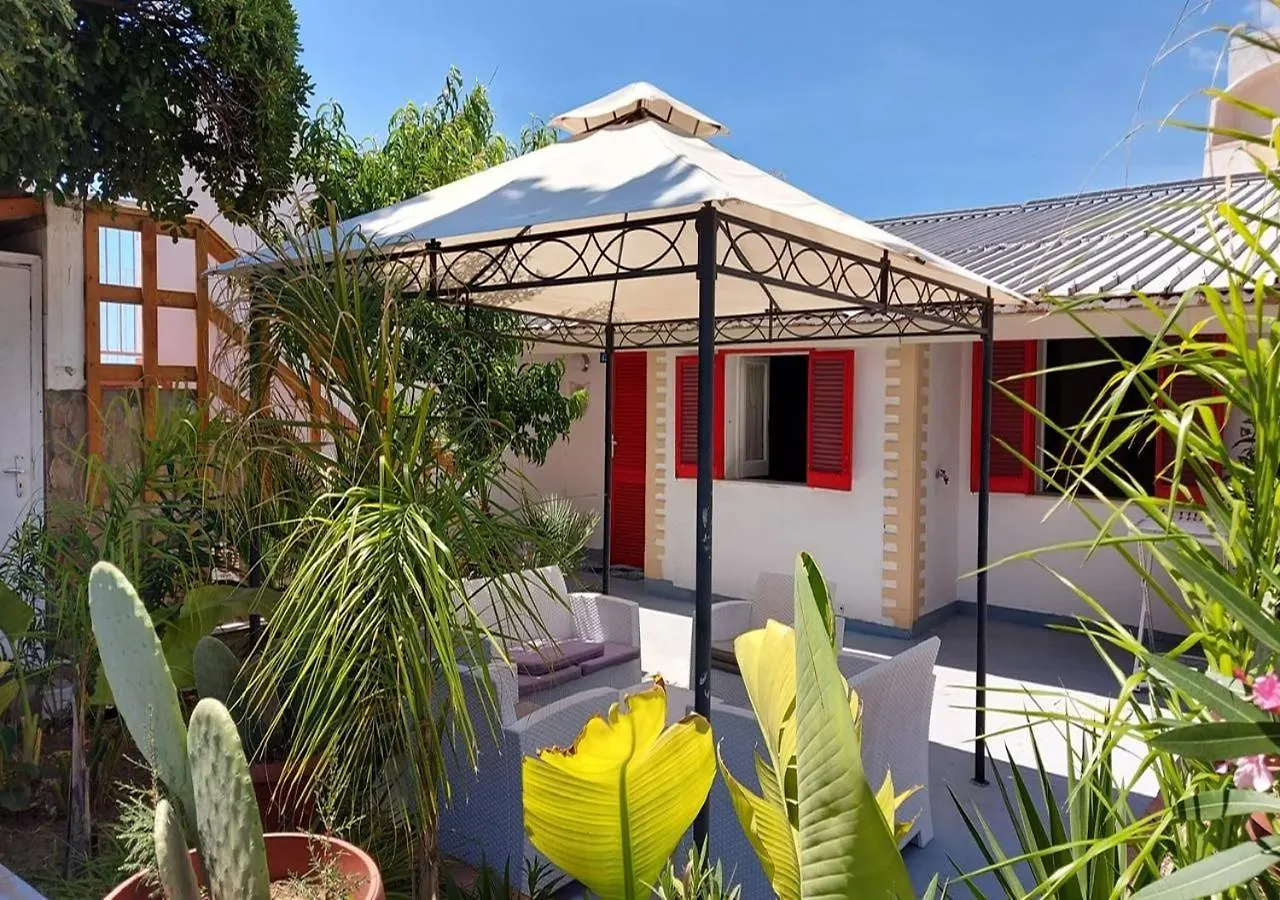 A Due Passi Dal Mare Apartment Fontane Bianche Italy