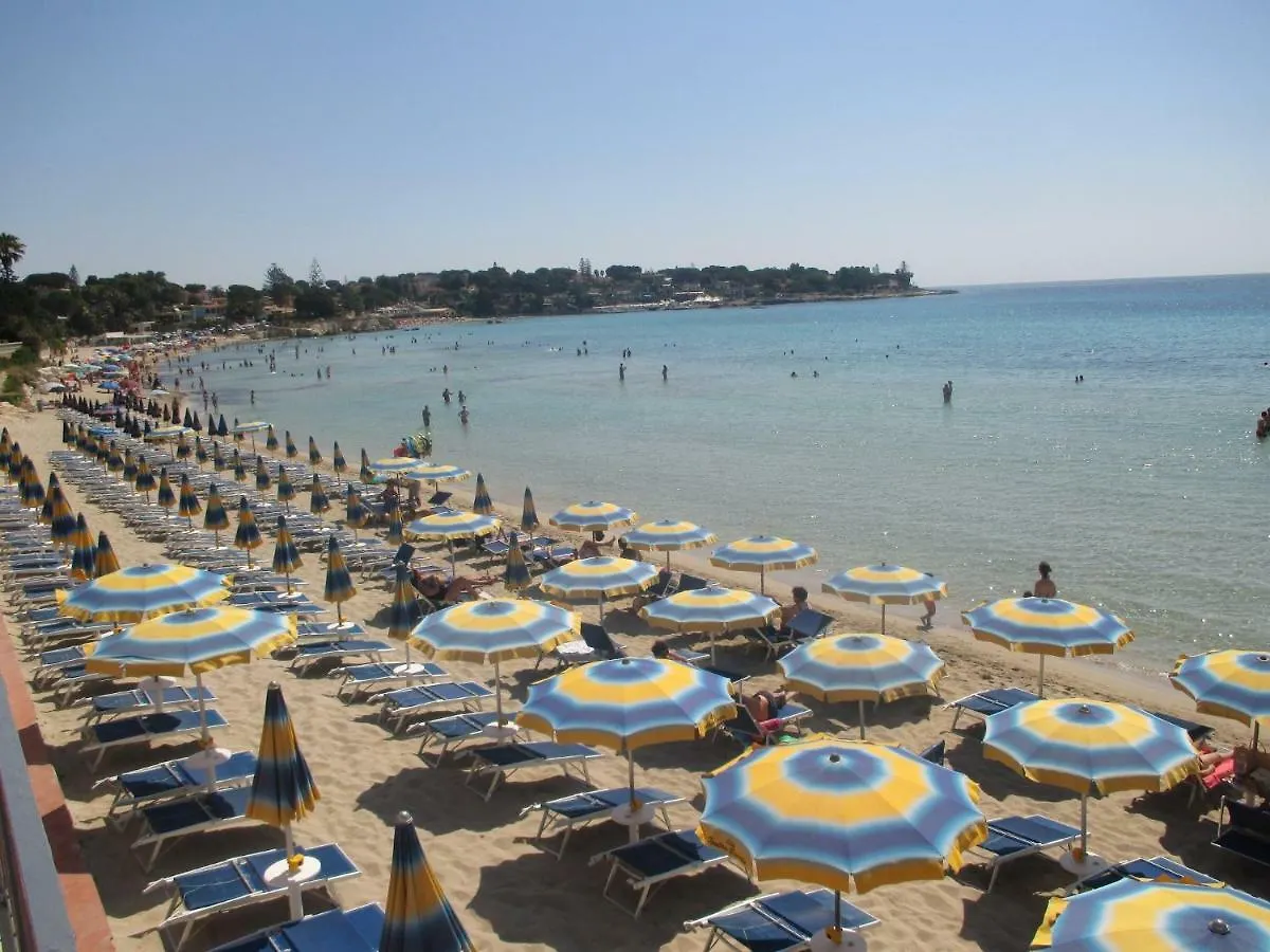 A Due Passi Dal Mare Apartment Fontane Bianche Italy