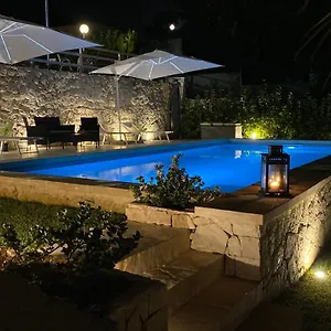 Lucia With Salt Pool Holiday home