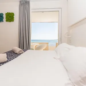 White Bay Hotel